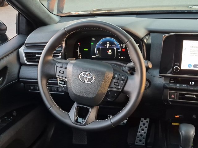 Used 2026 Toyota Camry SE FWD image 11