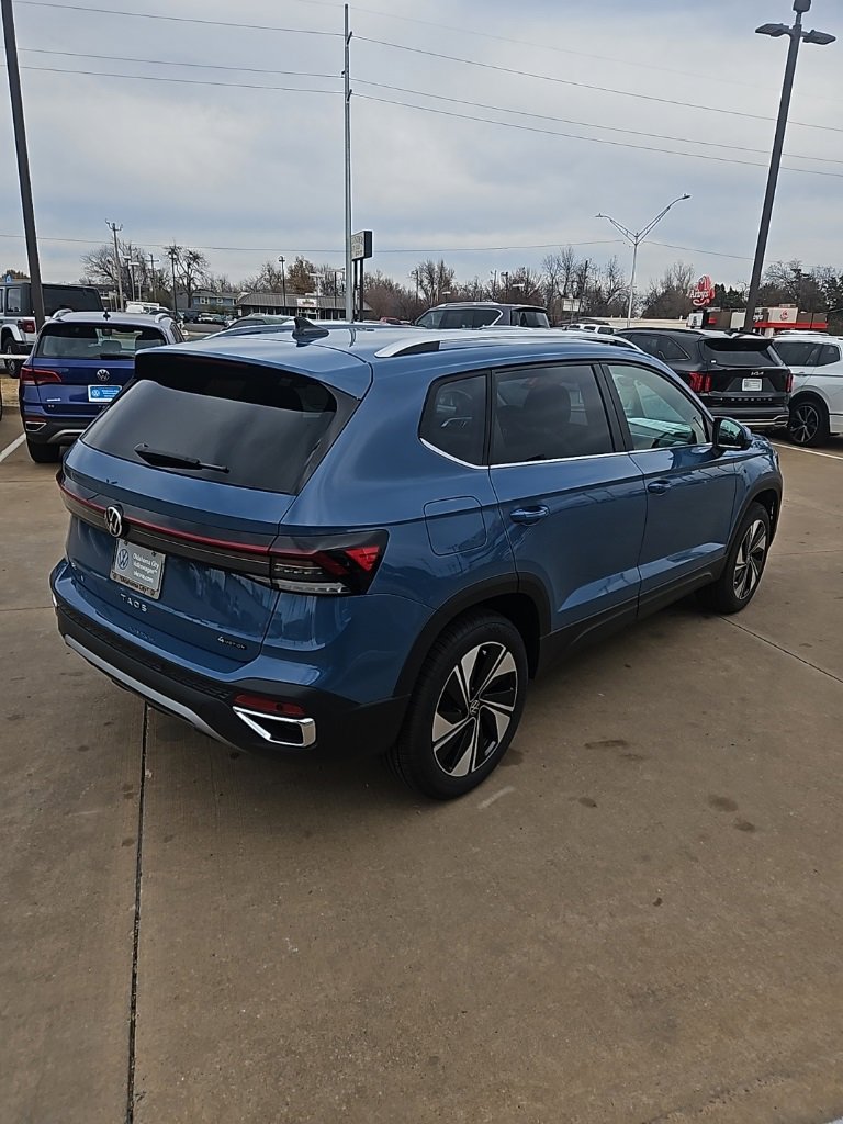 New 2026 Volkswagen Taos SE image 5