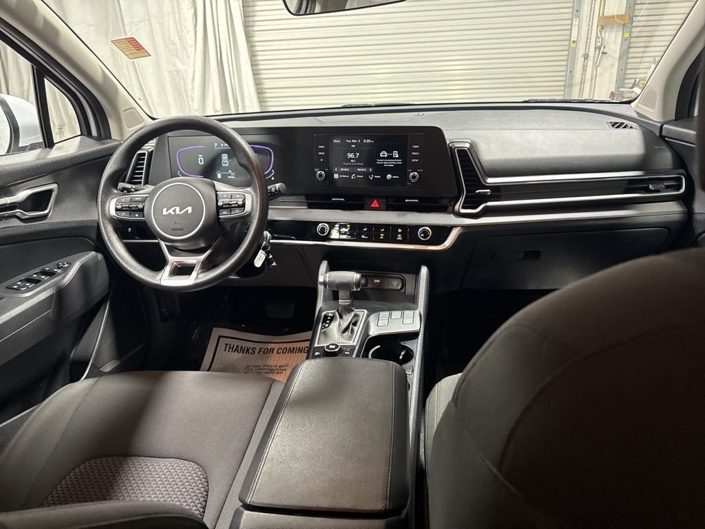 Used 2025 Kia Sportage LX image 14