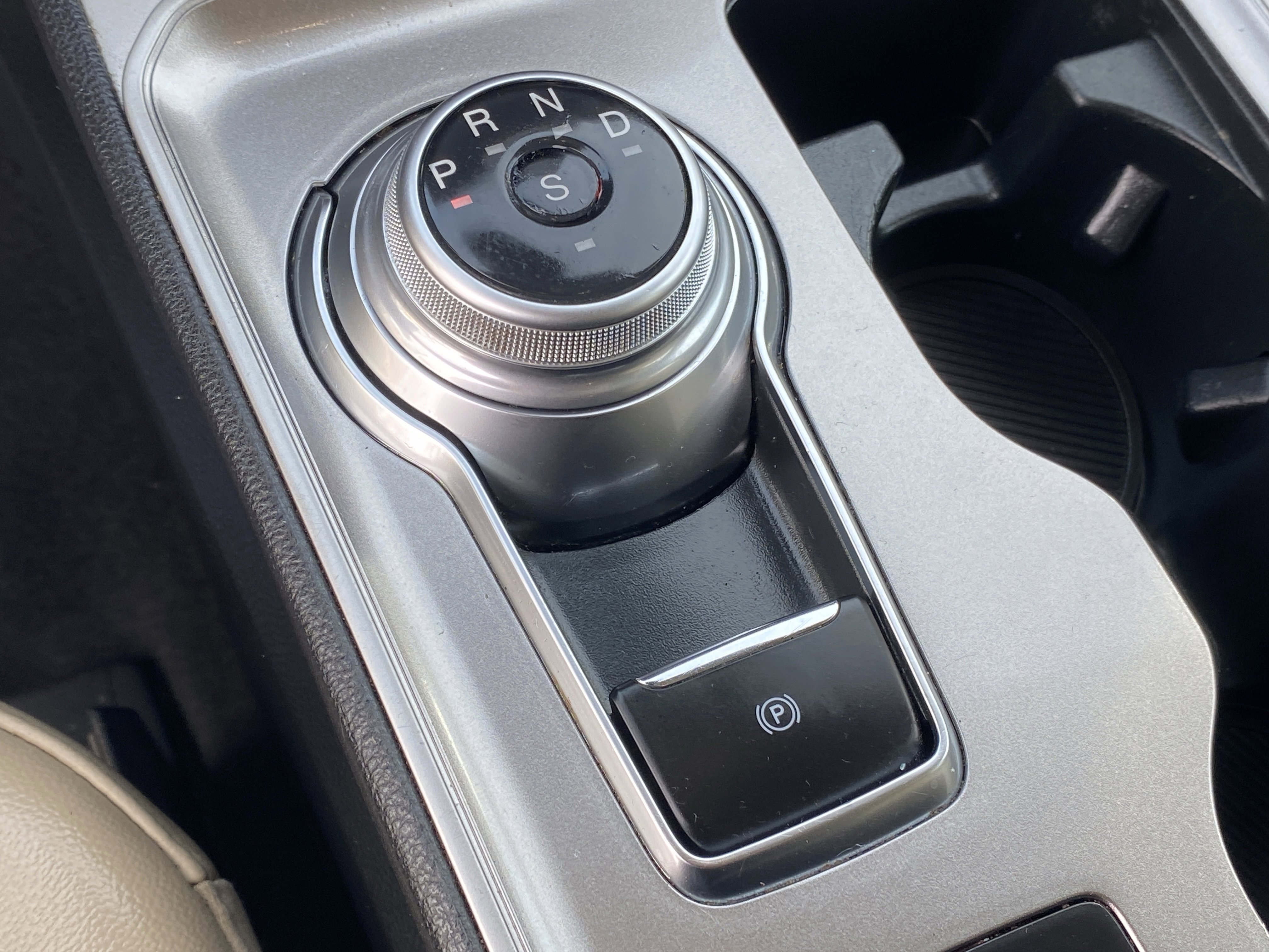 Used 2024 Ford Edge SEL image 23