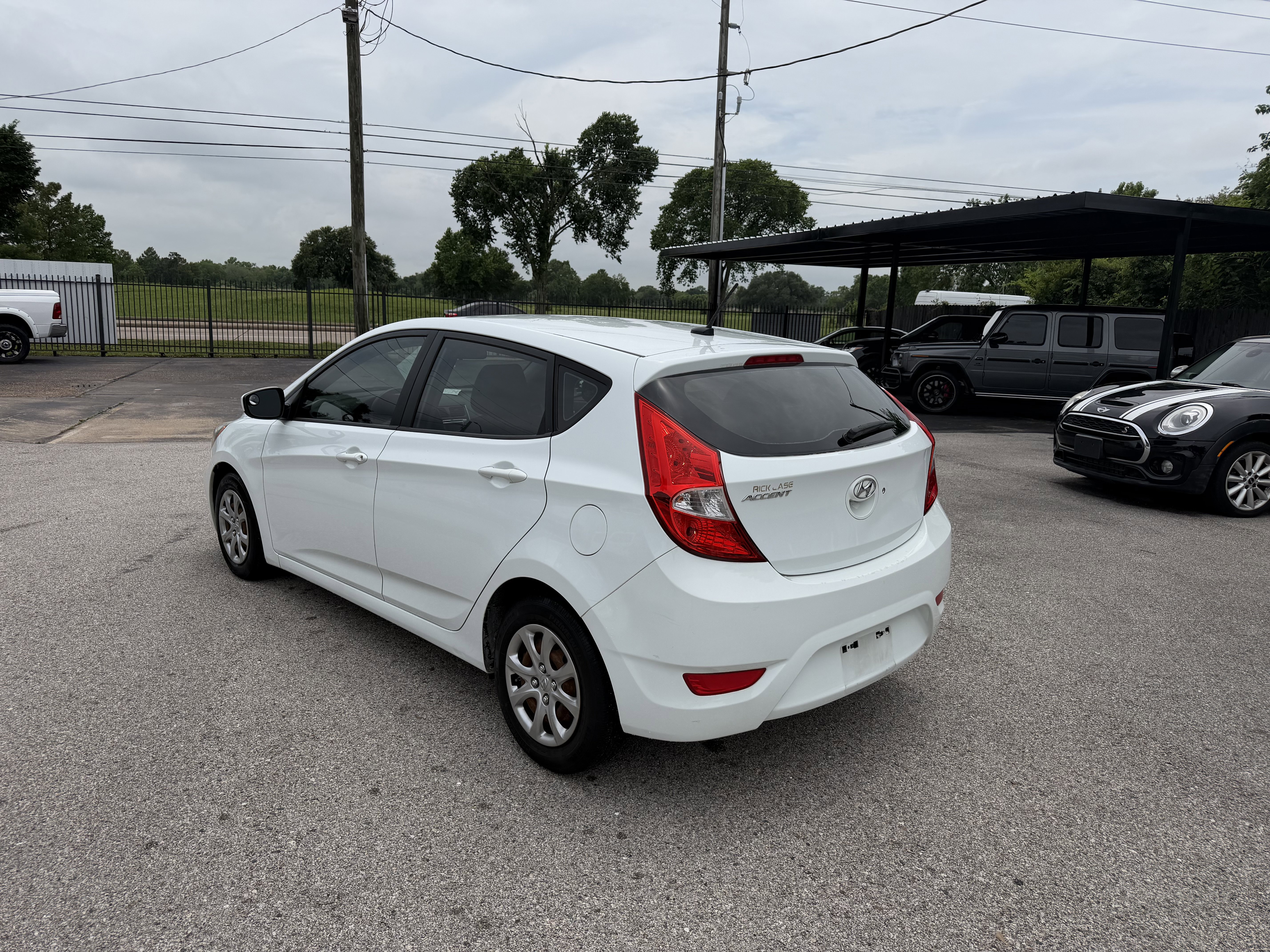Used 2013 Hyundai Accent GS FWD image 7