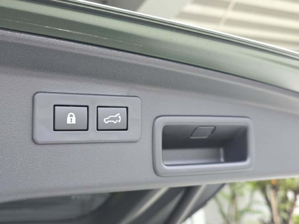 New 2026 Subaru Outback Touring AWD/4WD image 13
