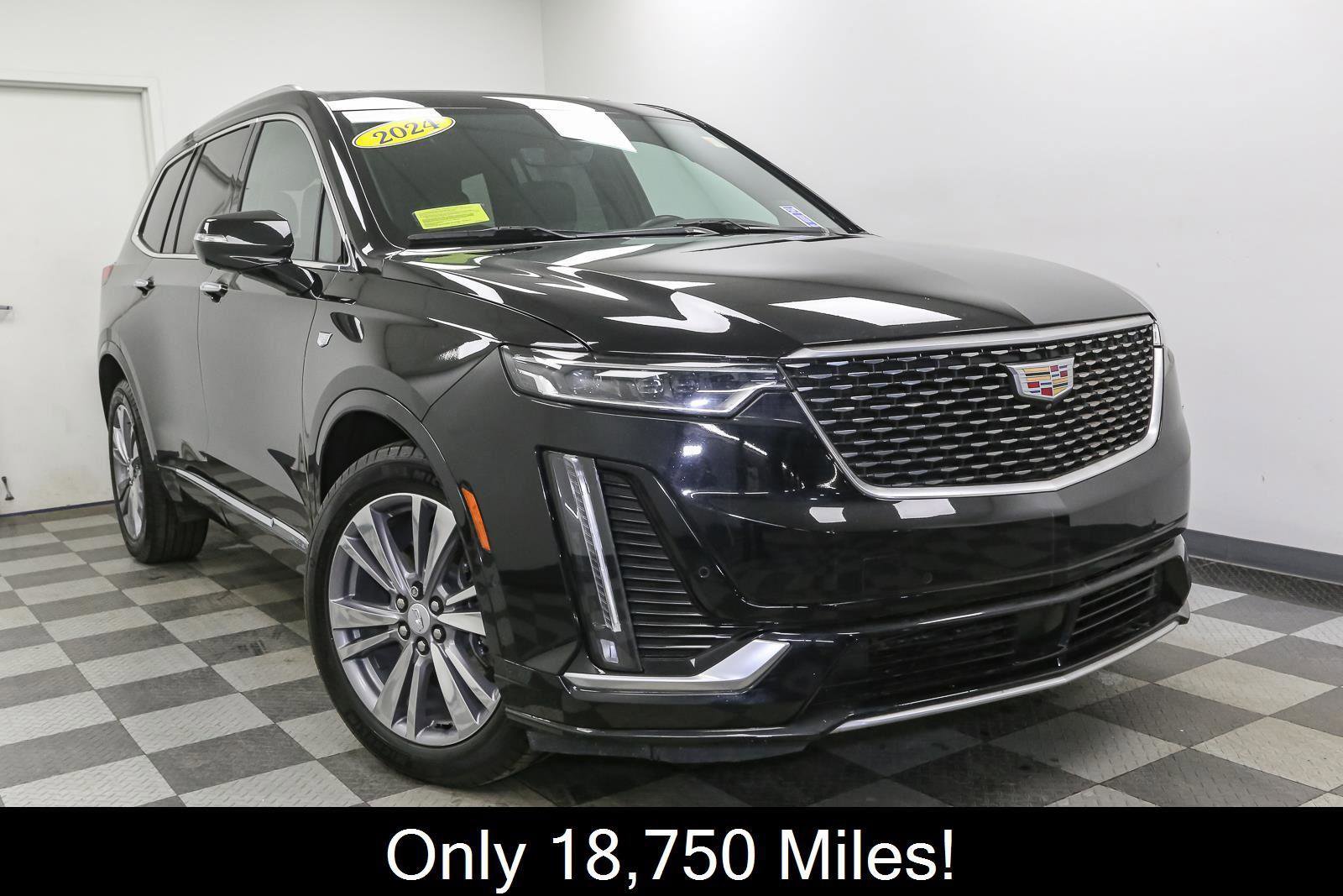 Used 2024 Cadillac XT6 Premium Luxury w/ Platinum Package image 2