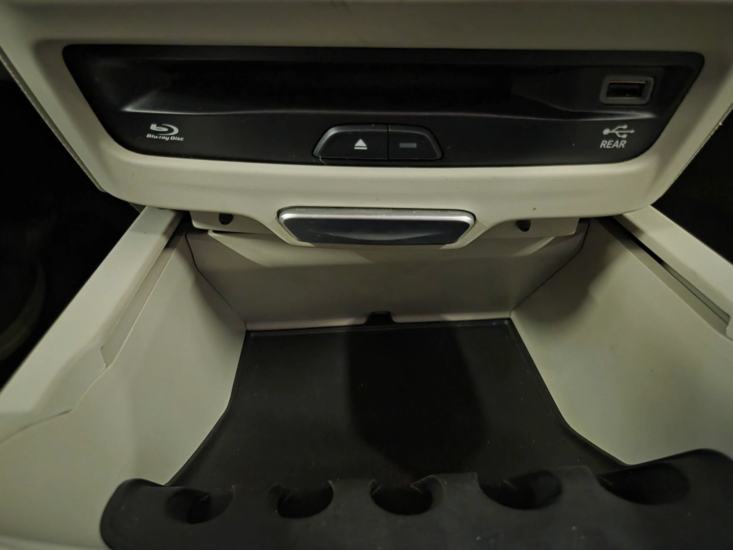 Used 2018 Chrysler Pacifica Touring-L Plus FWD image 26