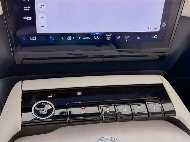 New 2026 Lincoln Navigator L Reserve AWD/4WD image 17