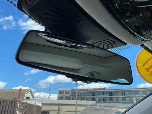 Used 2017 BMW 750i image 17