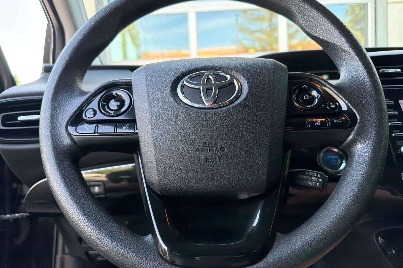 Used 2021 Toyota Prius LE AWD/4WD image 25