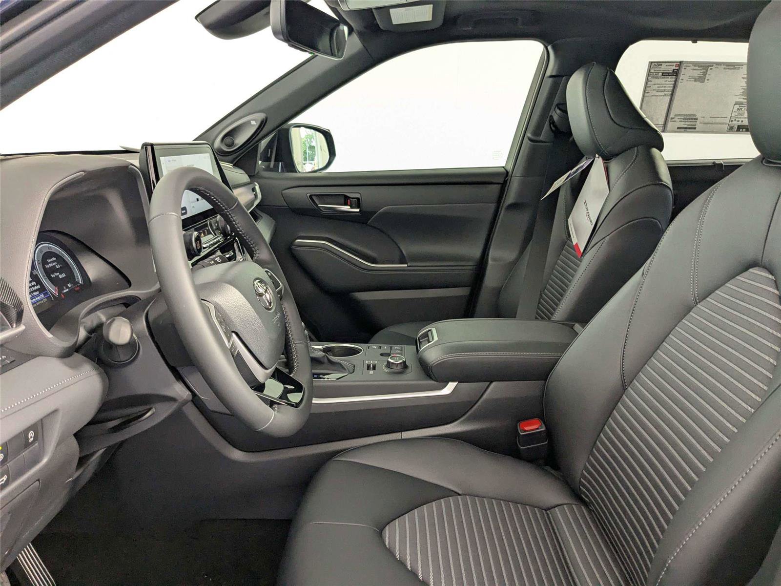 New 2026 Toyota Highlander XSE AWD/4WD image 10