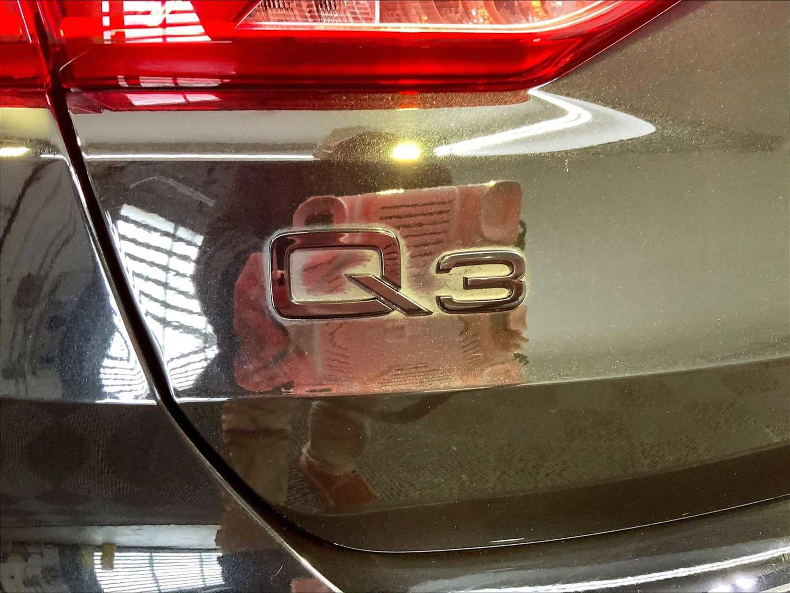 Used 2021 Audi Q3 2.0T Premium image 35