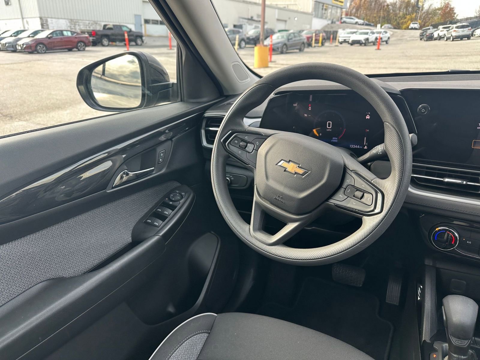 Used 2025 Chevrolet TrailBlazer LT image 32