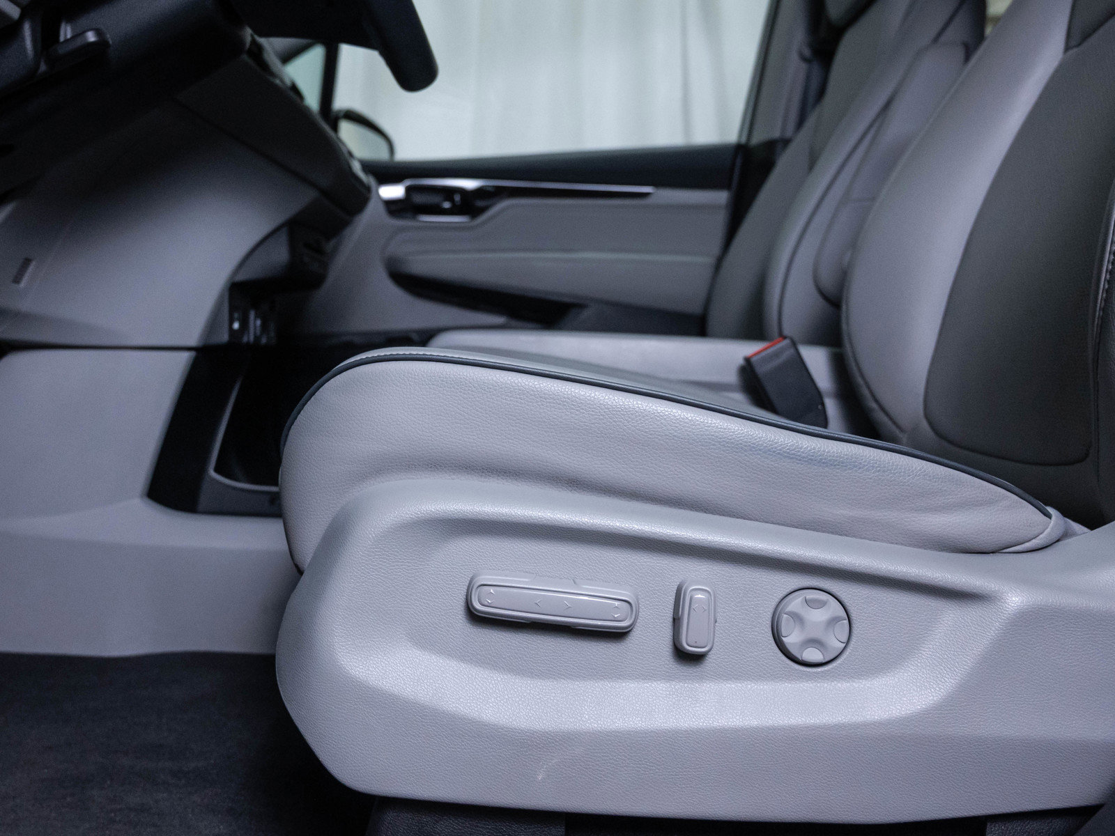 Used 2023 Honda Odyssey Elite image 18