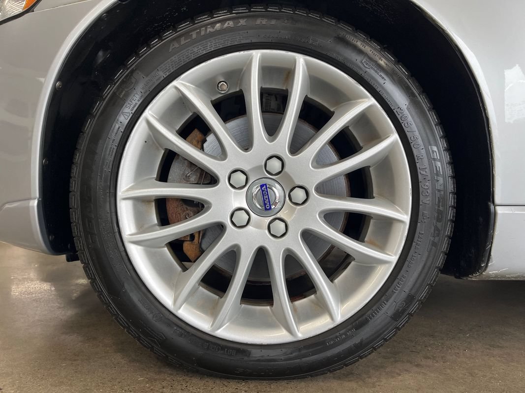 Used 2011 Volvo V50 T5 w/ Preferred Pkg FWD image 28