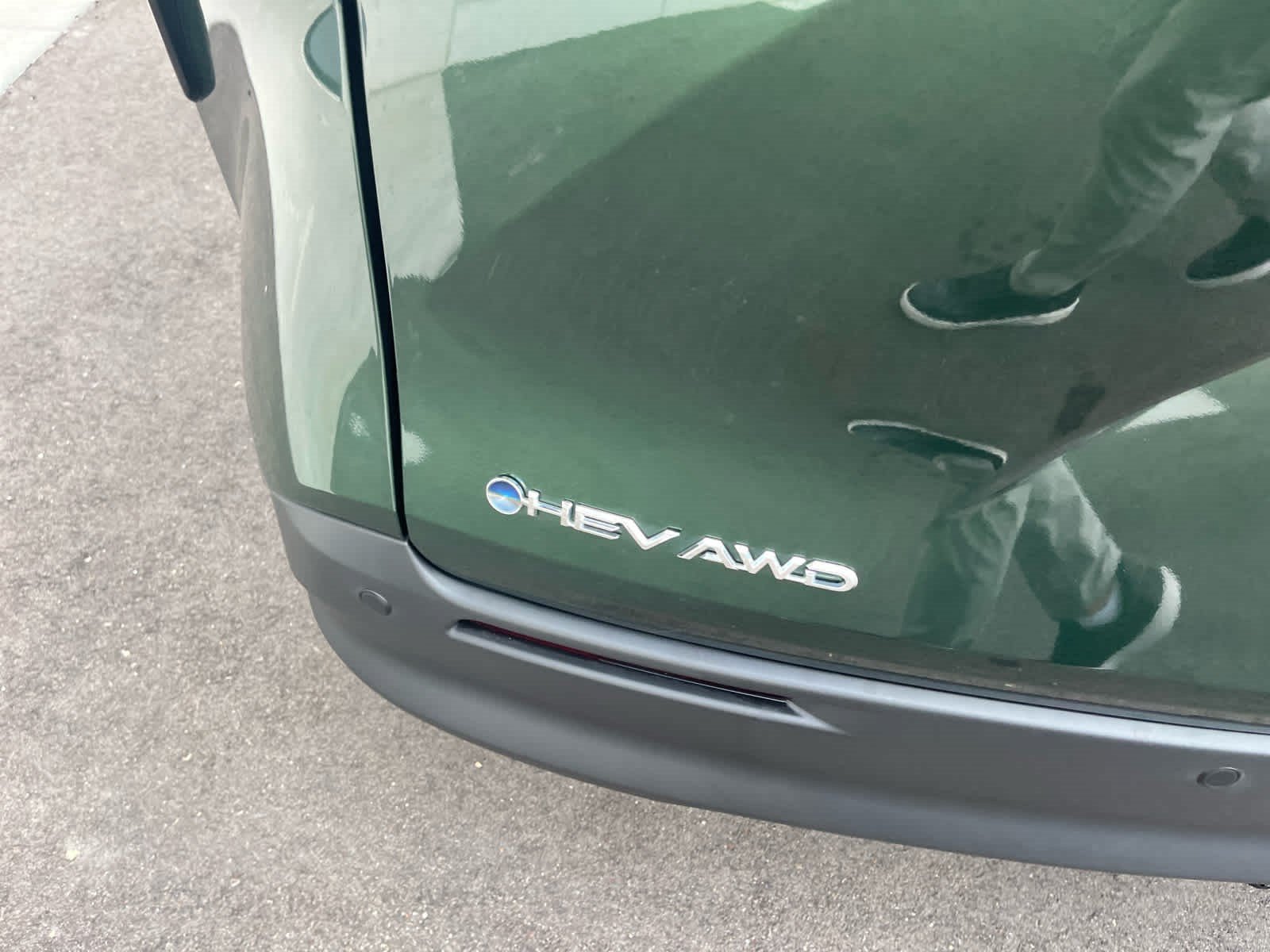 Used 2025 Toyota Sienna XLE AWD/4WD image 5