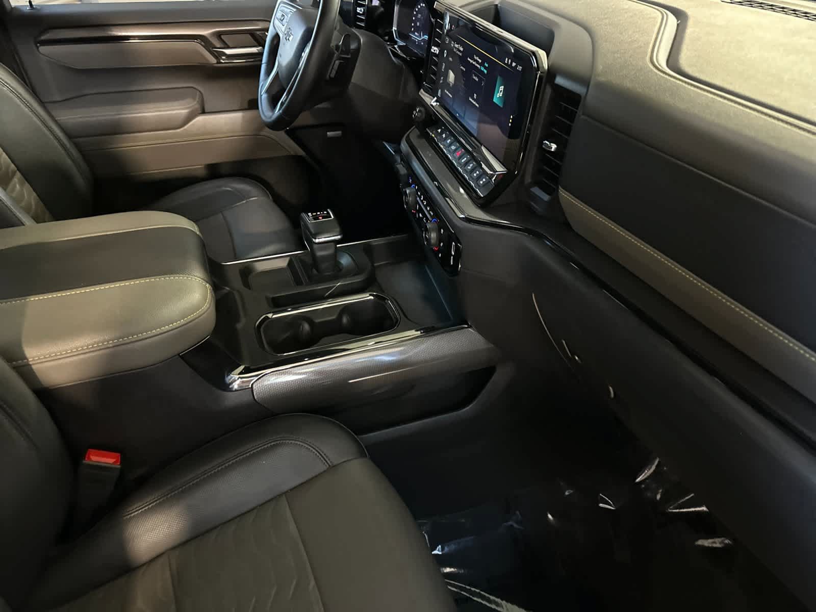 Used 2024 Chevrolet Silverado 1500 ZR2 w/ Technology Package AWD/4WD image 16