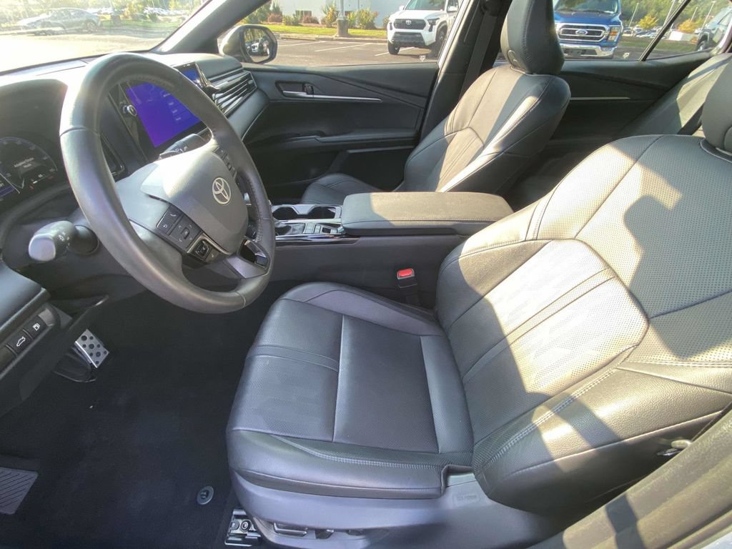 Used 2025 Toyota Camry XSE FWD image 15