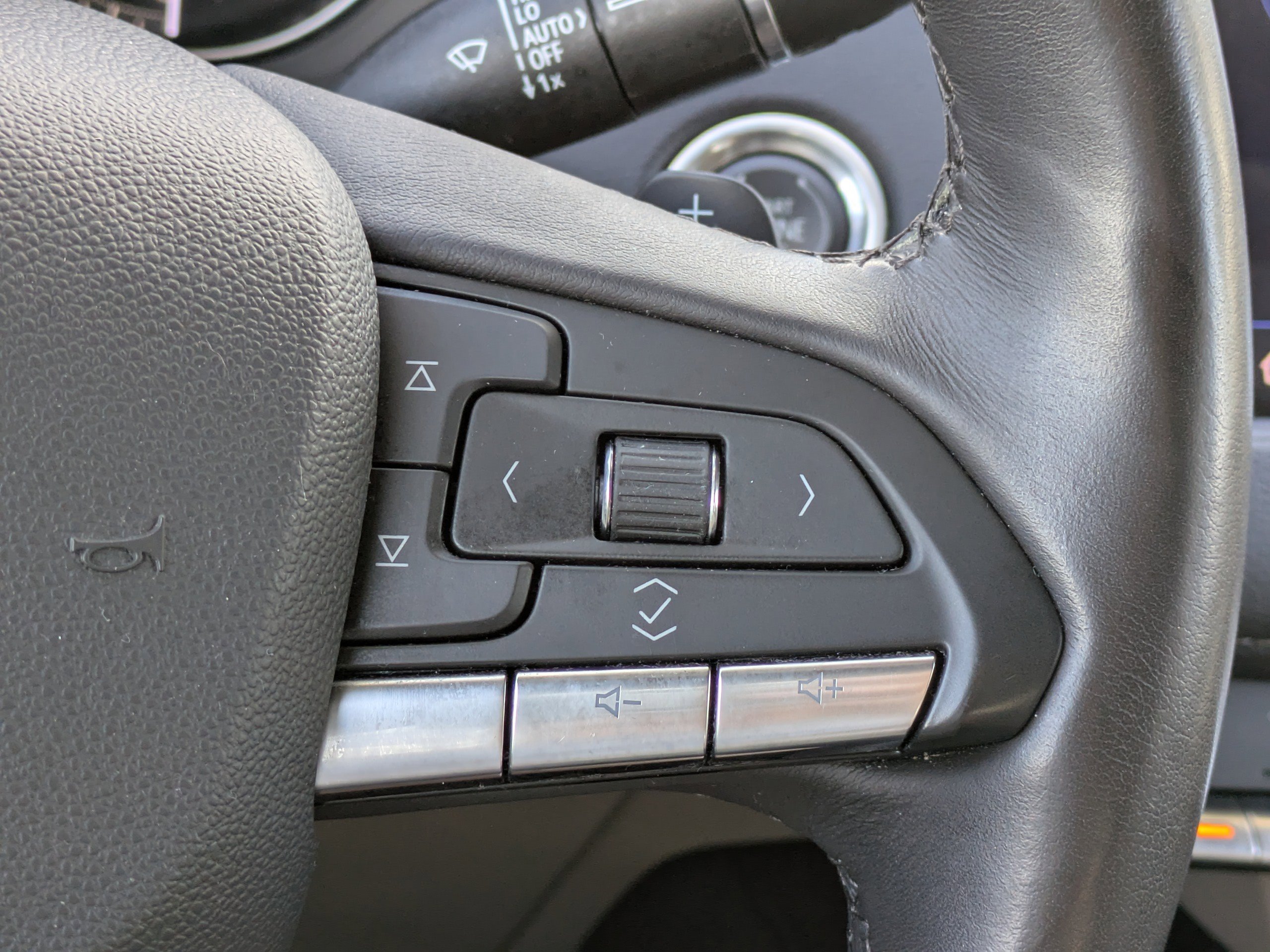 Certified 2023 Cadillac XT4 Premium Luxury w/ LPO, Onyx Lite Package image 22