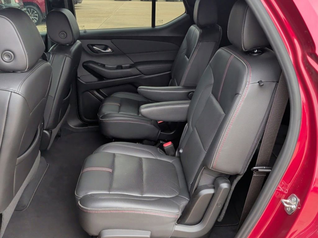 Used 2022 Chevrolet Traverse RS image 36
