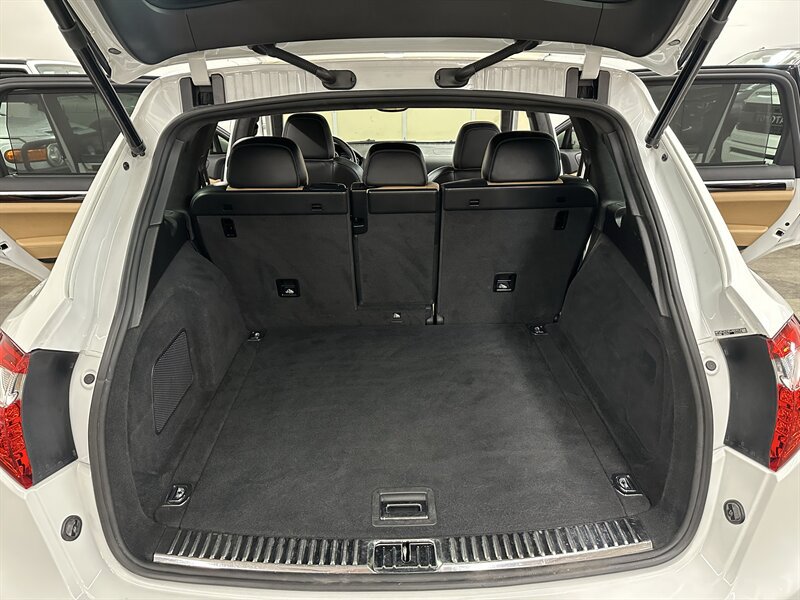 Used 2014 Porsche Cayenne Turbo AWD/4WD image 13