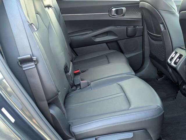 Used 2025 Kia Sorento S w/ Panoramic Sunroof Package image 28