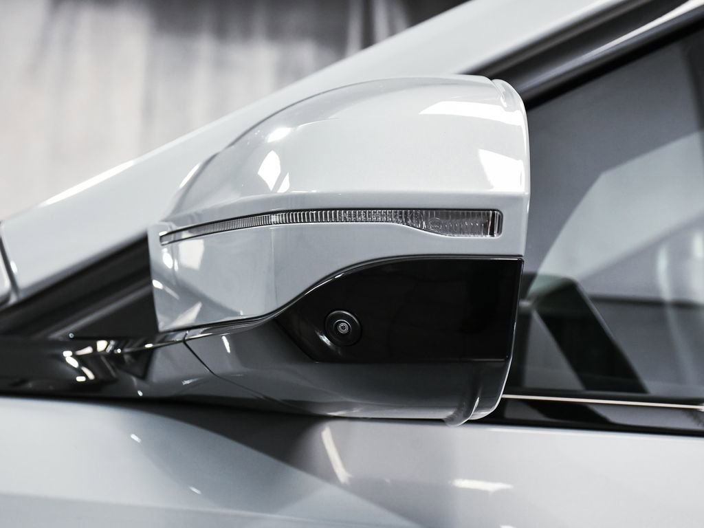 Used 2024 BMW i7 xDrive60 image 82