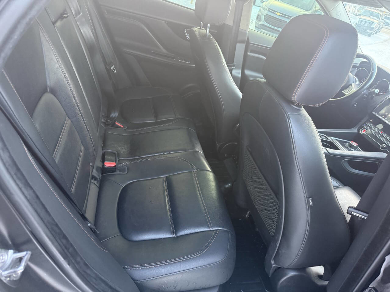 Used 2020 Jaguar F-PACE Prestige image 23