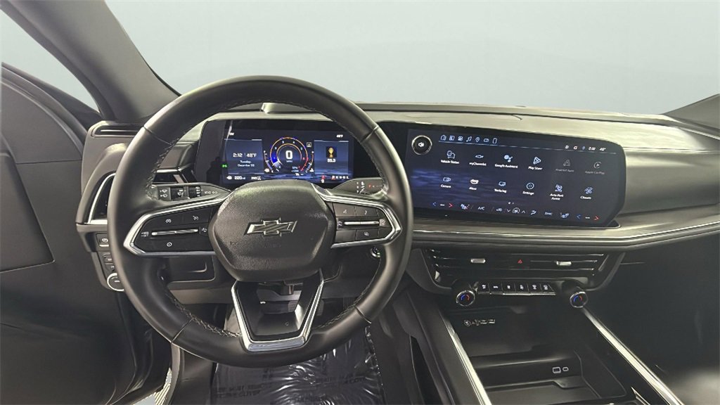 Used 2025 Chevrolet Suburban Z71 image 19