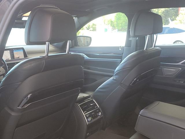 Used 2020 BMW 740i xDrive w/ M Sport Package image 11