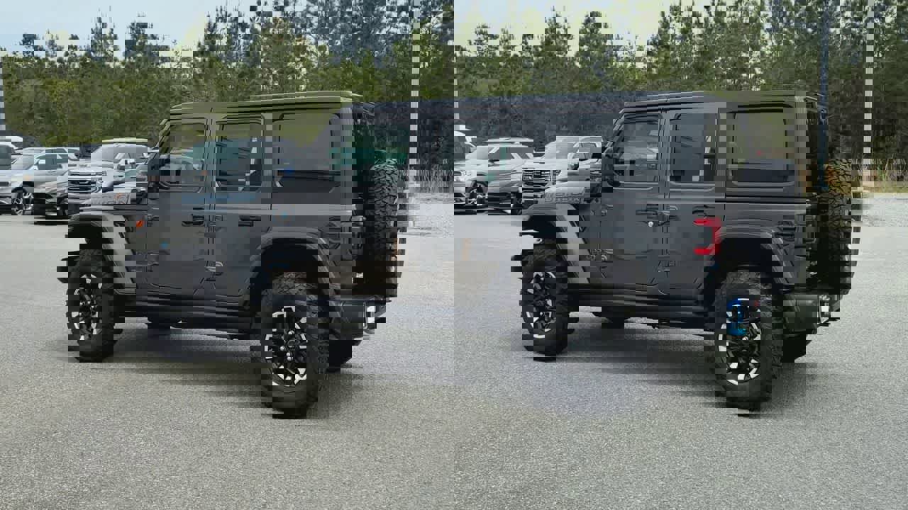 Used 2025 Jeep Wrangler Unlimited Rubicon 4xe w/ Convenience Group image 6
