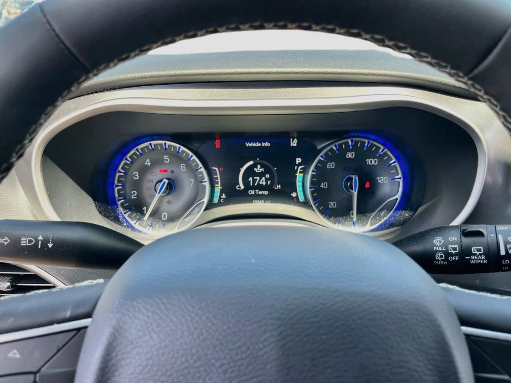 Used 2026 Chrysler Pacifica Select FWD image 12