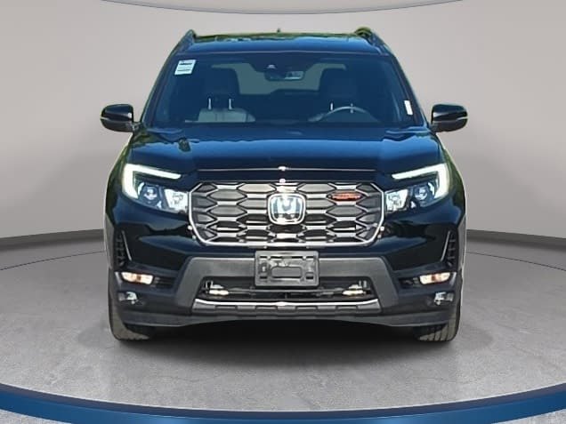 Used 2024 Honda Passport TrailSport image 2