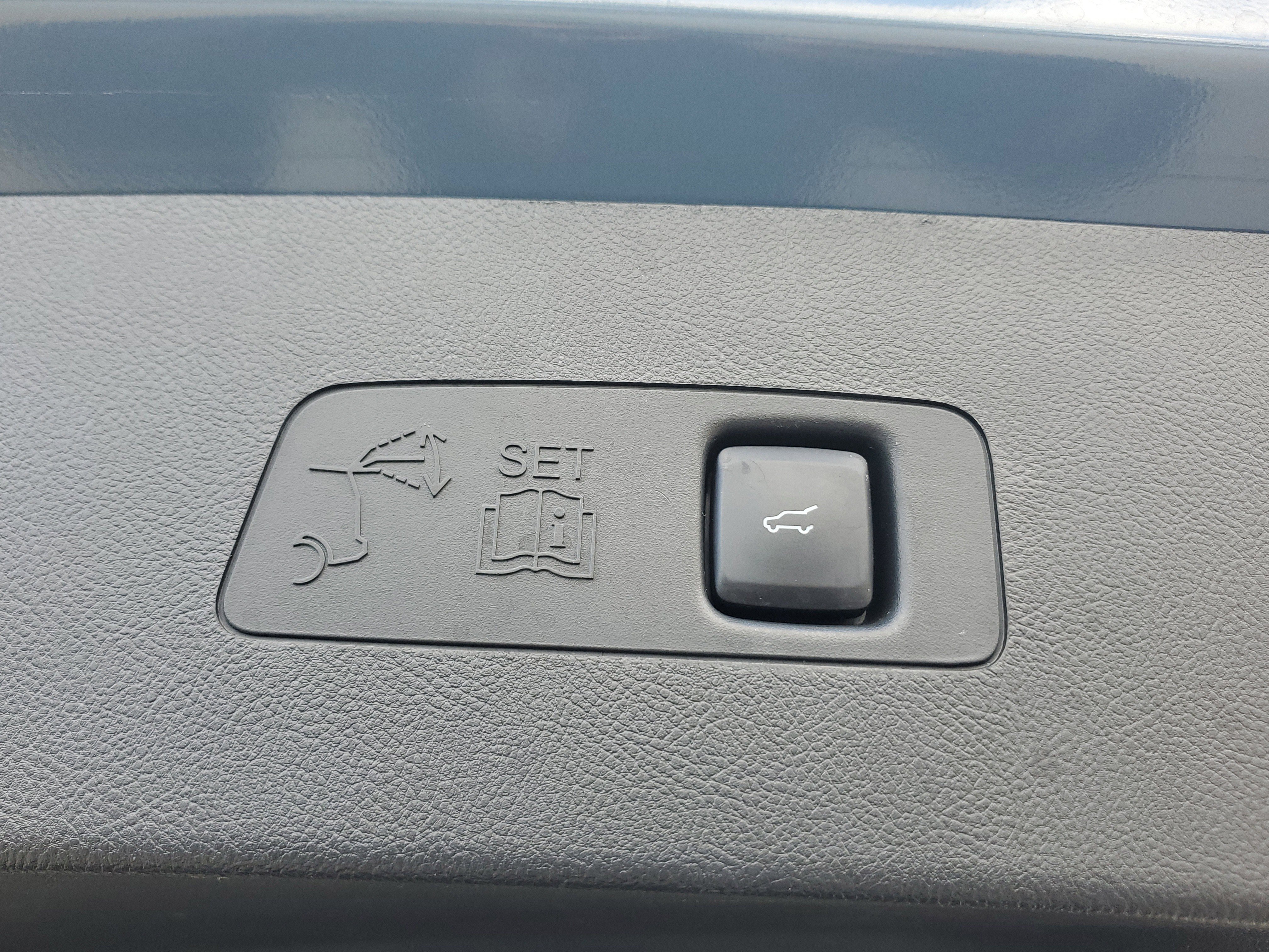 Used 2023 Lincoln Corsair Grand Touring w/ Equipment Group 301A image 15