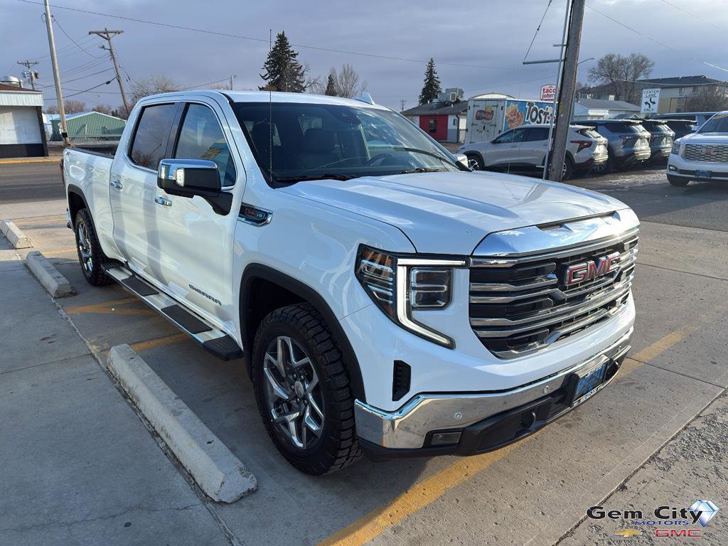 Used 2023 GMC Sierra 1500 SLT w/ SLT Premium Plus Package AWD/4WD image 4