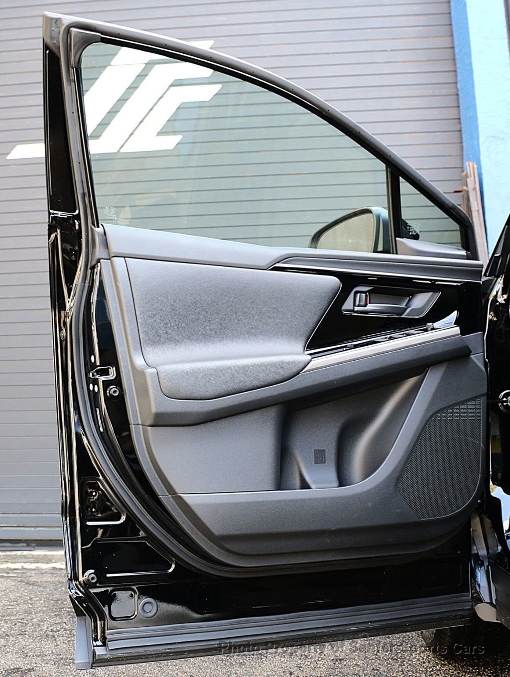 Used 2025 Toyota bZ4X AWD w/ Weather Package image 21