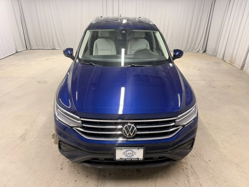 Used 2023 Volkswagen Tiguan SE FWD image 3