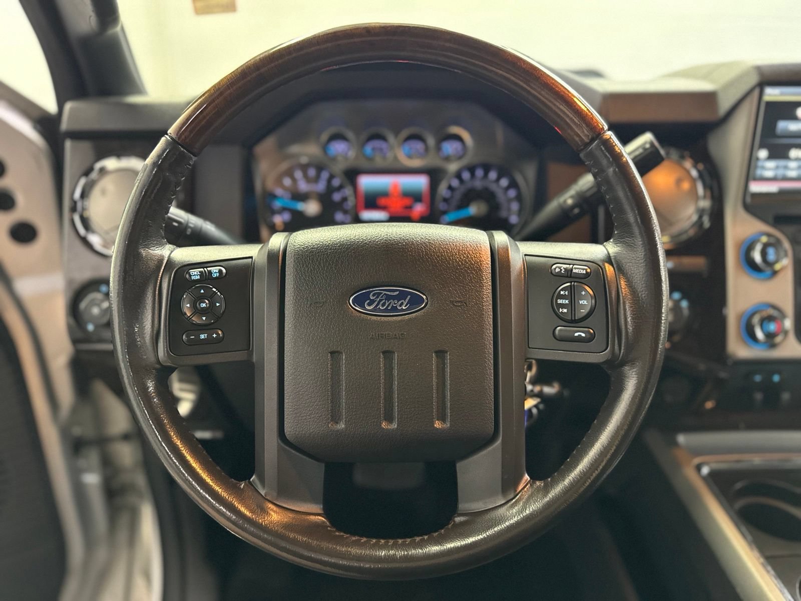 Used 2015 Ford F350 Platinum w/ Platinum Package AWD/4WD image 23