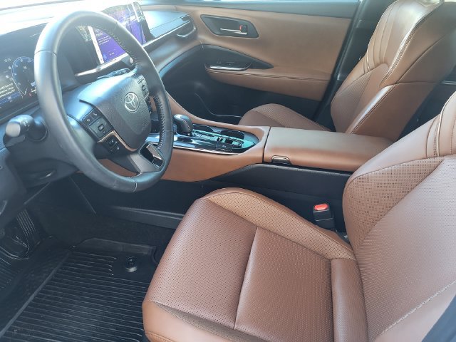 Used 2025 Toyota Crown Signia AWD/4WD image 14