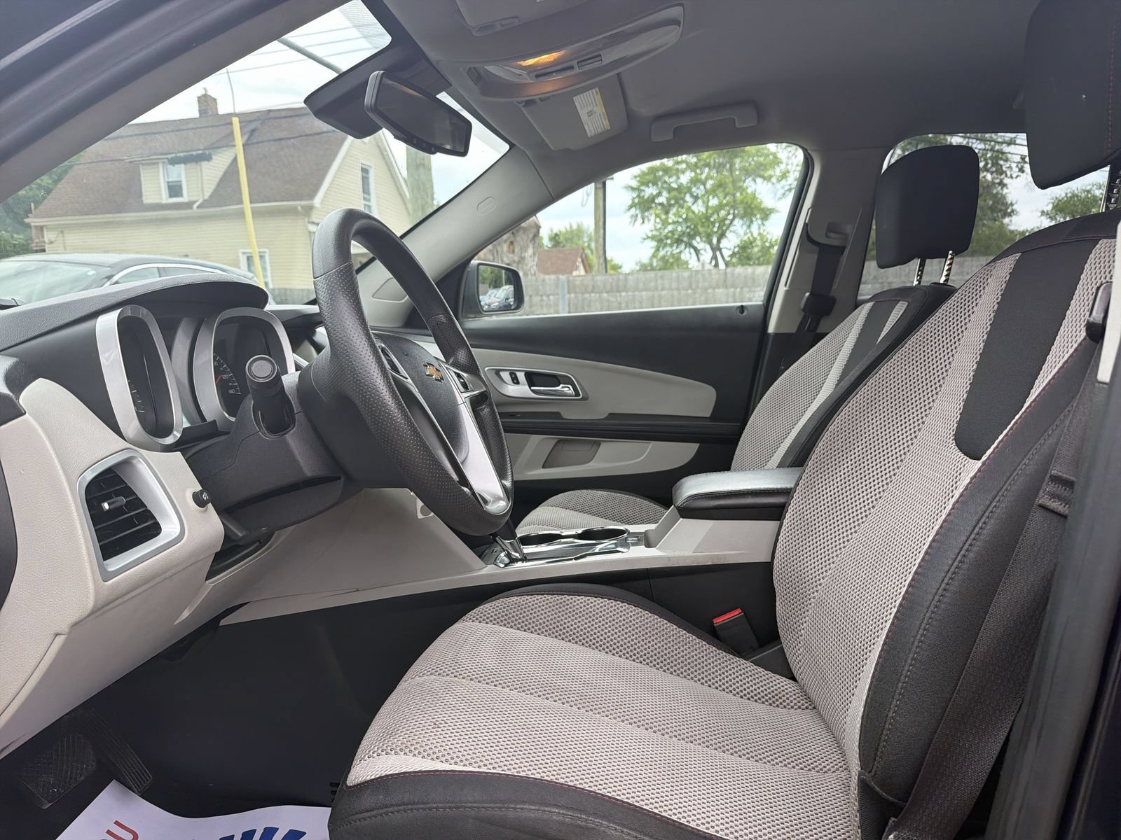 Used 2017 Chevrolet Equinox LT FWD image 12