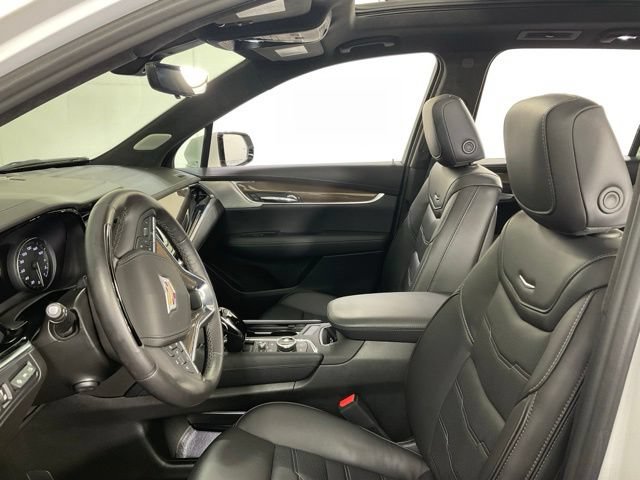 Used 2025 Cadillac XT6 Premium Luxury w/ Platinum Package AWD/4WD image 24