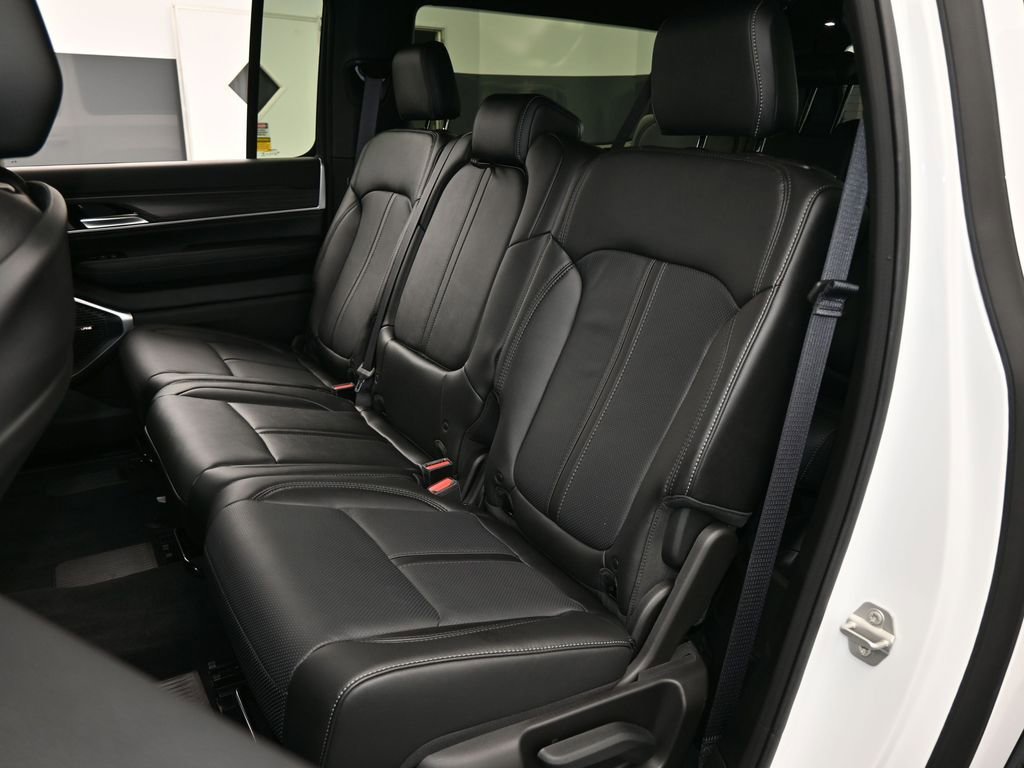 Used 2023 Jeep Wagoneer L Series III w/ Preferred Equipment Group image 35