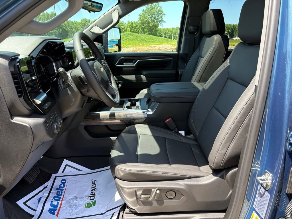 New 2026 Chevrolet Silverado 3500 LTZ w/ LTZ Plus Package AWD/4WD image 15