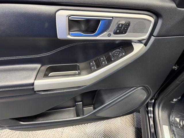 Used 2021 Ford Explorer Limited w/ Hybrid Equipment Group 310A AWD/4WD image 15