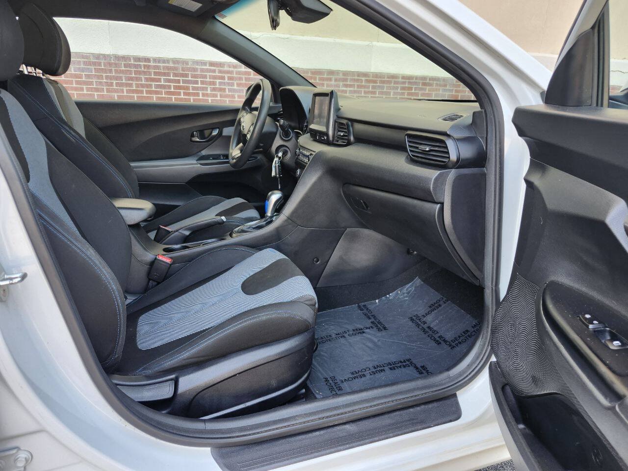 Used 2020 Hyundai Veloster 2.0 FWD image 4