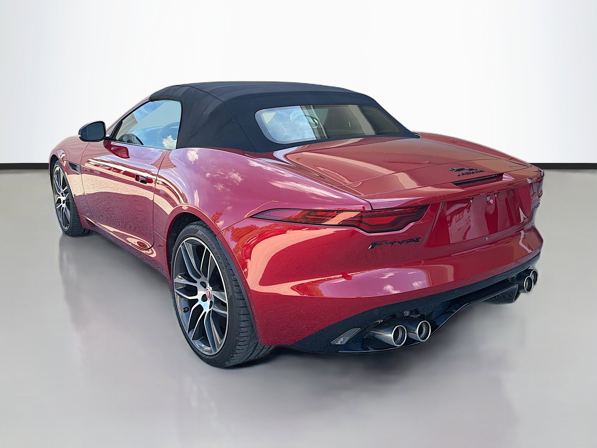 Used 2023 Jaguar F-TYPE Convertible image 3