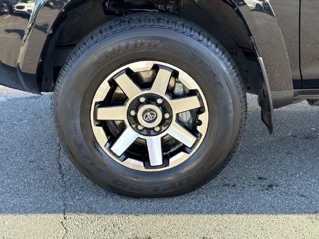 Used 2022 Toyota 4Runner TRD Off-Road AWD/4WD image 13