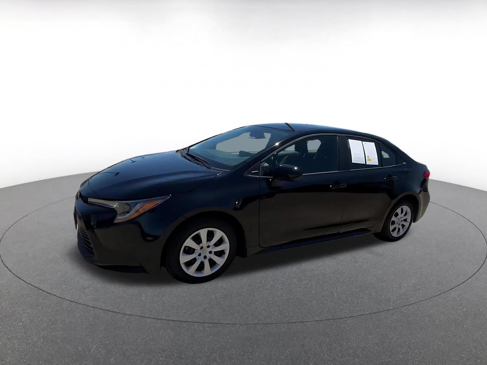 Used 2025 Toyota Corolla LE FWD image 7