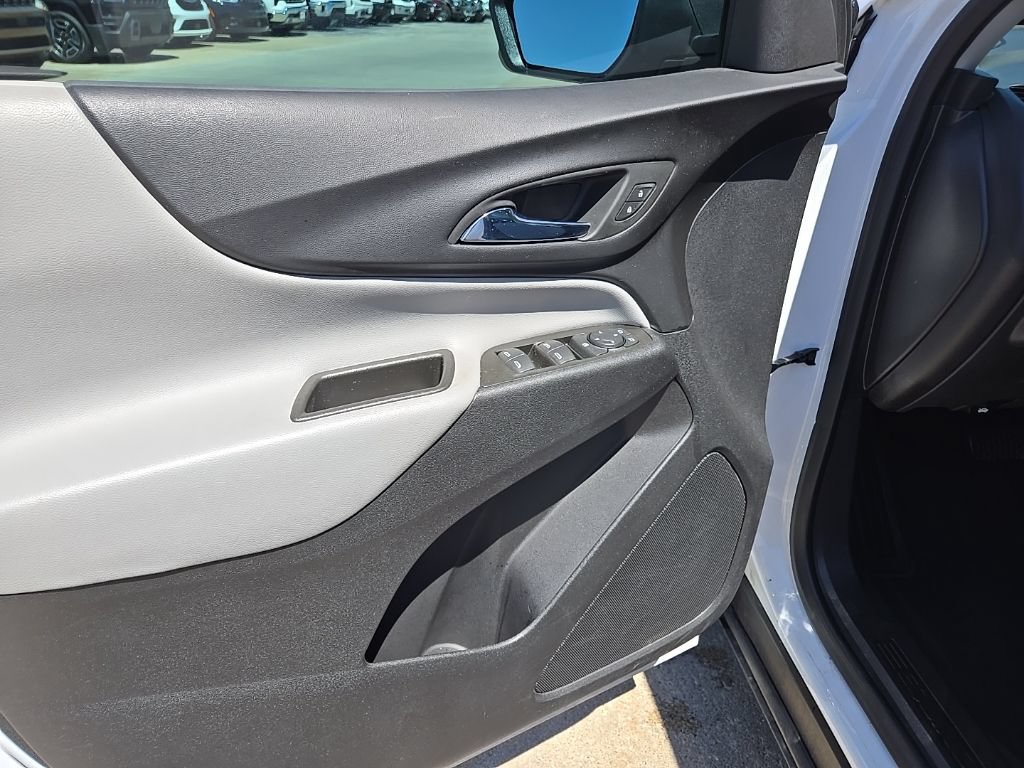 Used 2023 Chevrolet Equinox LS FWD image 30