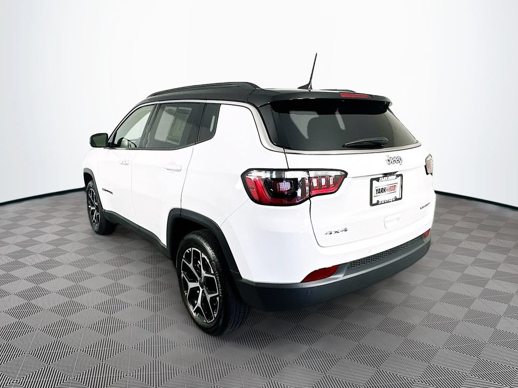 Used 2025 Jeep Compass Limited AWD/4WD image 7
