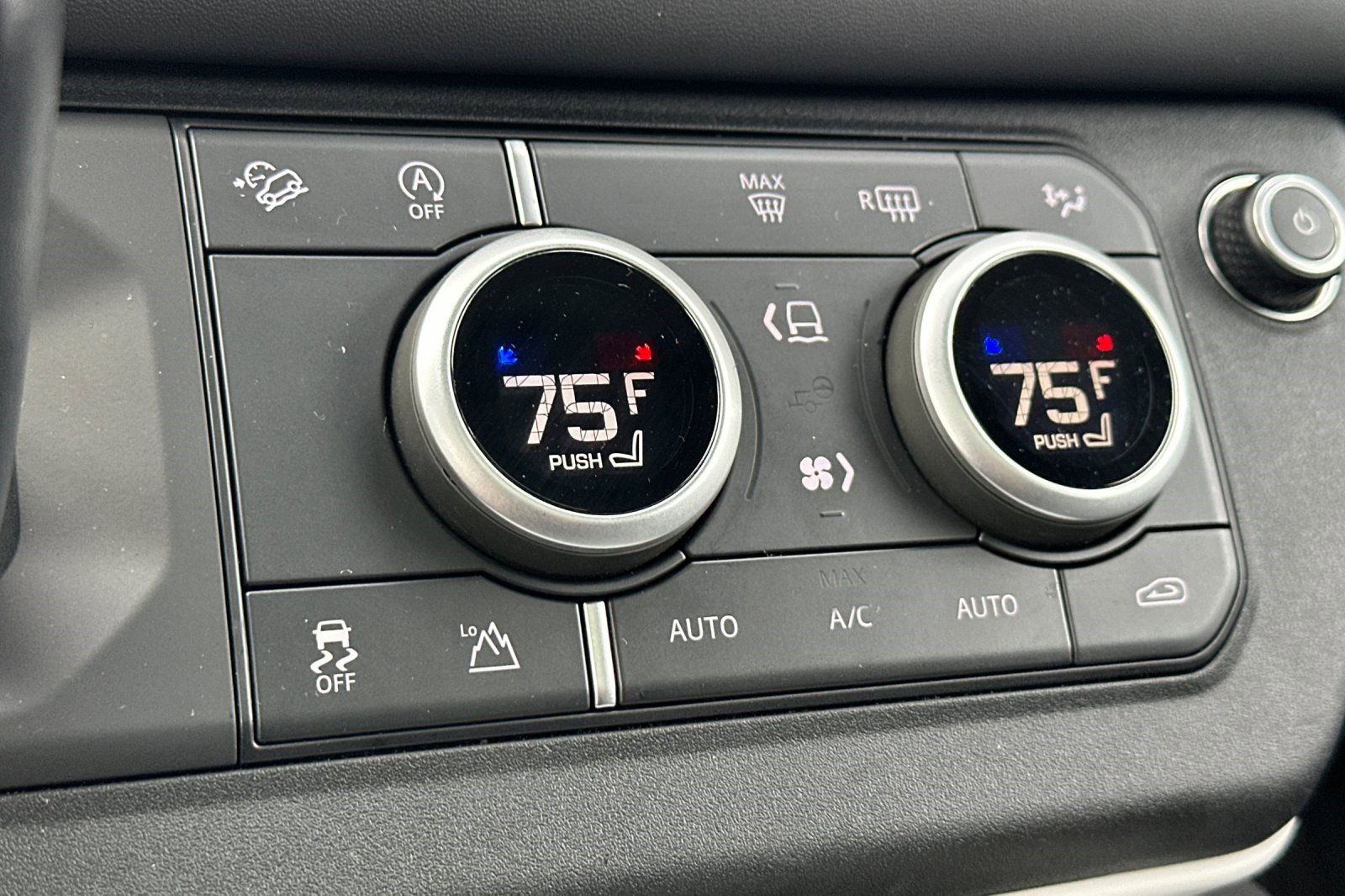 Used 2025 Land Rover Defender 110 S image 23