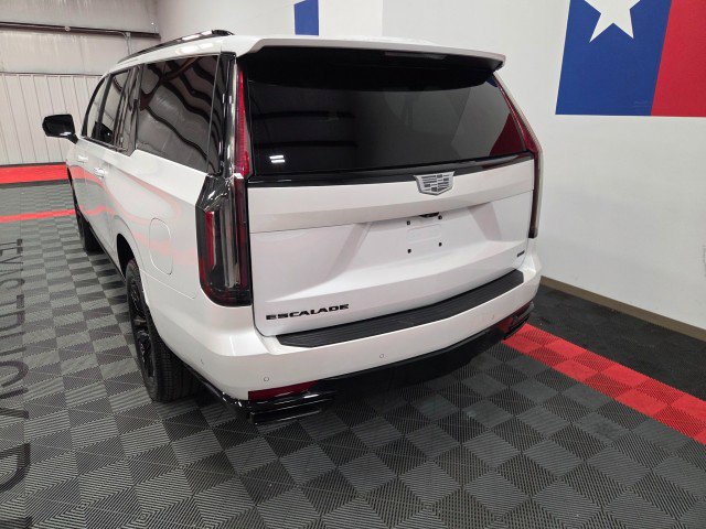 Used 2023 Cadillac Escalade ESV Sport Platinum w/ LPO, ONYX Package image 14