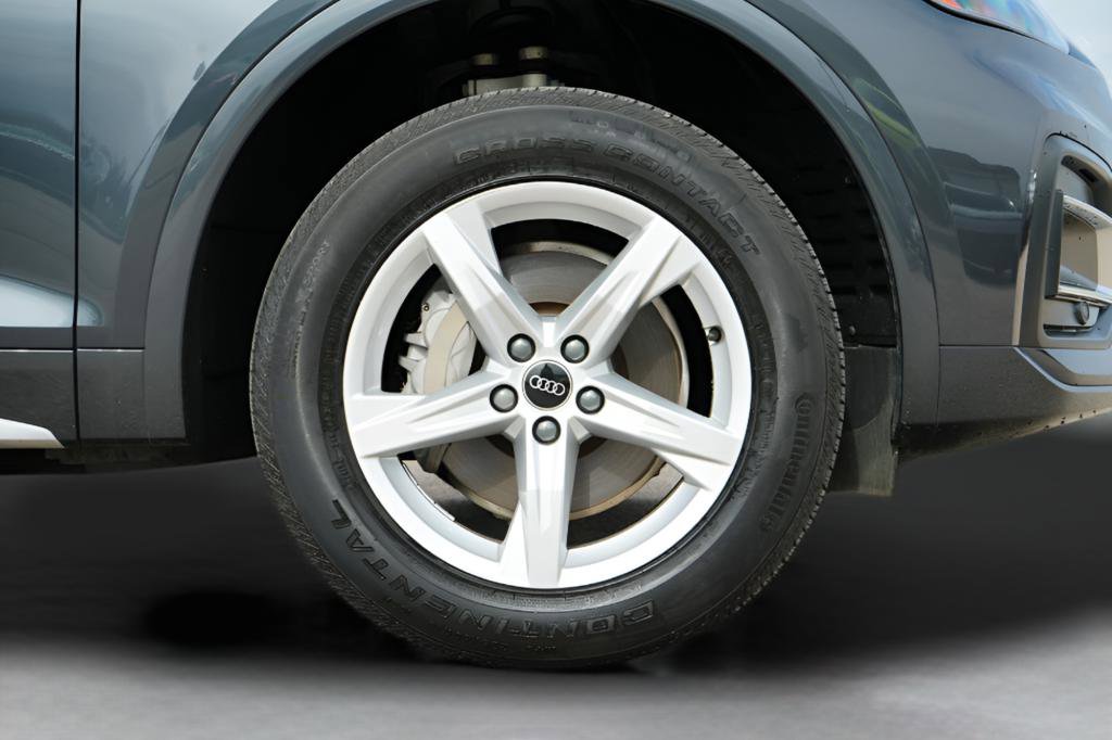 Used 2023 Audi Q5 2.0T Premium w/ Convenience Package image 10